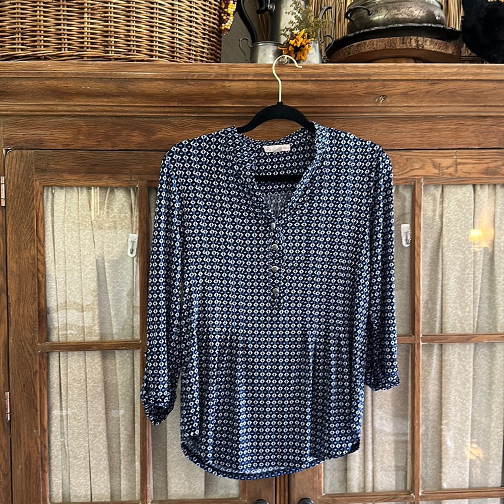 Very flattering blouse quarter inch sleeve